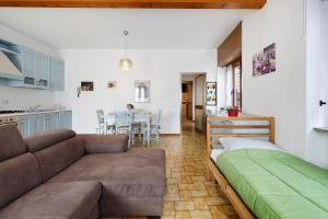 Brunate Large Apartment Near