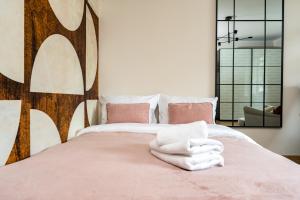 Park Krakowski Deluxe Apartment by BookingHost