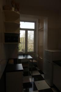 Prachtig gerenoveerd appartement met twee slaapkamers te huur