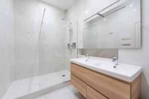 3Bdr & 2 bathrooms next to Champs Elysées, Opéra