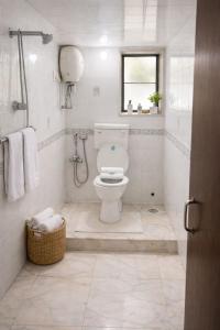 Luxury 3 BHK in South Mumbai 8 Guests