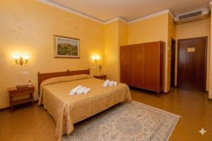 Hotel Holiday