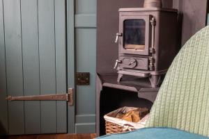 Charlotte-Rose Shepherds Hut