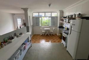 Quarto privado a 160 metros da Praia do Farol da barra 1