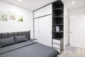 Monarchy Luxury Serviced Apartments - By Charm Homestay Vietnam