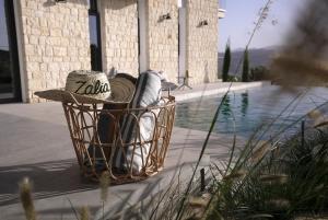 Stylish Villa, Rural Setting, Infinity Pool