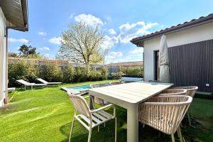 Cosy air-conditioned villa with swimming pool