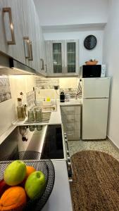 Athens Center Apartment near Metro & Attractions