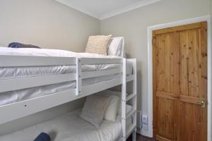 Bright Modern House Near London Links & Studios