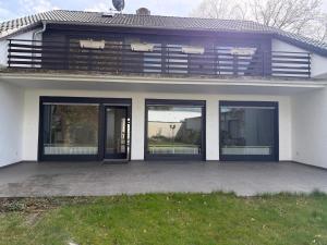 T&K Apartments - Solingen - 5 rooms detached house - private parking