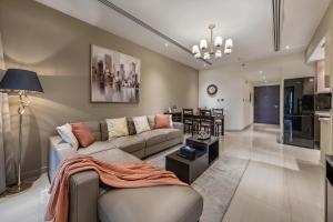 6 mins to Dubai Mall w Front Burj View