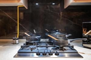 6 mins to Dubai Mall w Front Burj View