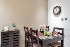 6 mins to Dubai Mall w Front Burj View