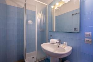 Beautiful family home with swimming pool and parking