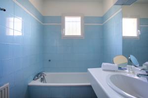 Beautiful family home with swimming pool and parking