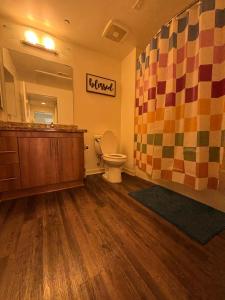2BR parking & balcony- DTLA