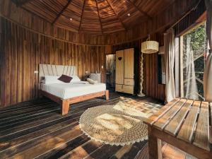 Dacnis tayrona glamping