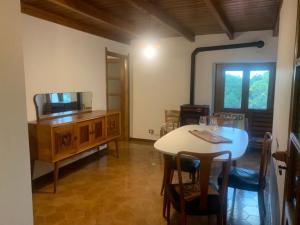 Casetta dalle finestre rosse img11