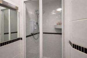 Shoreditch 1-Bedroom Apartment with Washer, Dryer and WiFi near Old Street and Hoxton