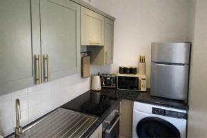 Shoreditch 1-Bedroom Apartment with Washer, Dryer and WiFi near Old Street and Hoxton