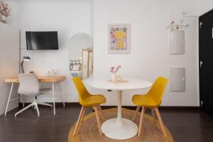 Rustic Chic Studio in Downtown