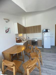 Wistaria First Line Apartment