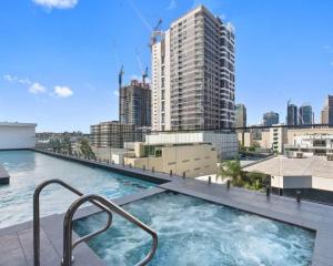 Cultural Charm - 2BR Apartment in South Brisbane