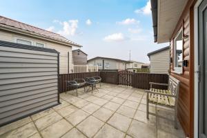 1 Bed Cabin - Sleeps 2 - Pets - 2 Min To Beach