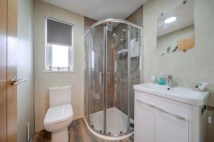 1 Bed Cabin - Sleeps 2 - Pets - 2 Min To Beach