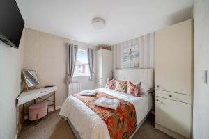 1 Bed Cabin - Sleeps 2 - Pets - 2 Min To Beach