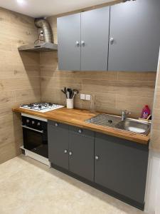 1- Appartement climatisé dans le centre historique d Aubenas
