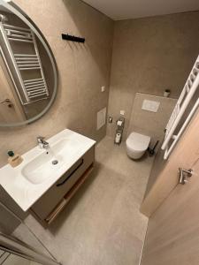 Crystal Lakes Apartment