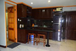 Kiener Hills Bldg E 421 Airport Condominium Studio