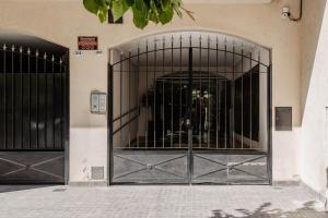 Depto en barrio residencial CABA - 2 personas con balcón y parrilla