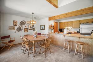 17 Quelah Condo