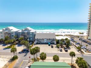 Surf Club Beachfront Condo 2BR, Large Balcony, Quiet East End, Direct Beach Access