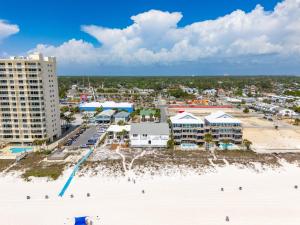 Surf Club Beachfront Condo 2BR, Large Balcony, Quiet East End, Direct Beach Access