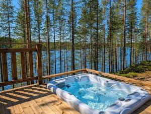 Hossaville Luxe West Lake Cabin II