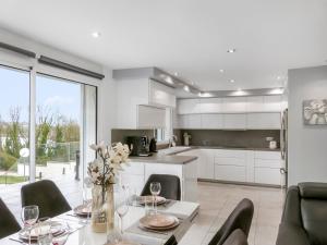 Grande villa T6 avec piscine à 30 min de Disneyland Paris