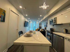 Condo 2 Bedroom with Balcony Iceboat Terrace Downtown Toronto