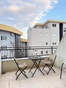 Spacious Studio with Large Terrace