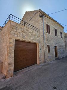 Stone house Anic