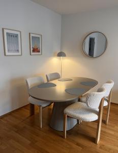 Spacious, well-equipped 2 room apartment at top central location