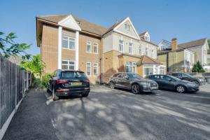 Penthouse Hideaway in Bromley 1BR Free Parking