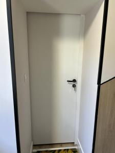 Appartement rénové avec cuisine équipée et douche