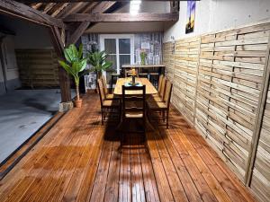 Appartement rénové avec cuisine équipée et douche