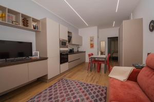 Casa Tatattoli, Metro