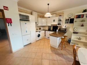2 bed appartment, close to the beach