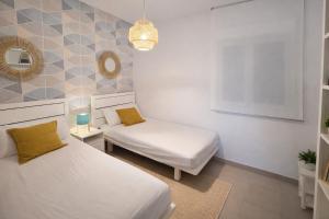 Las Lomas De Roquetas Beach