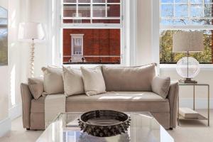 Chic Knightsbridge Flat by Harrods